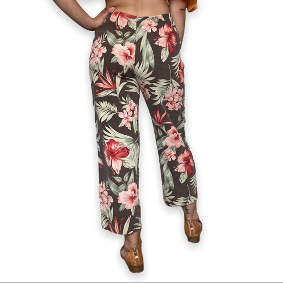 Vintage 90s Silk Hawaiian Floral Capris - Picture 3 of 11